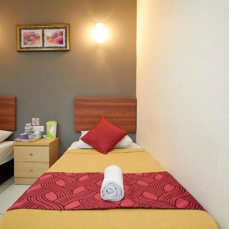 Coop Hotel Putrajaya & Cyberjaya Кампунг Денгкил Экстерьер фото