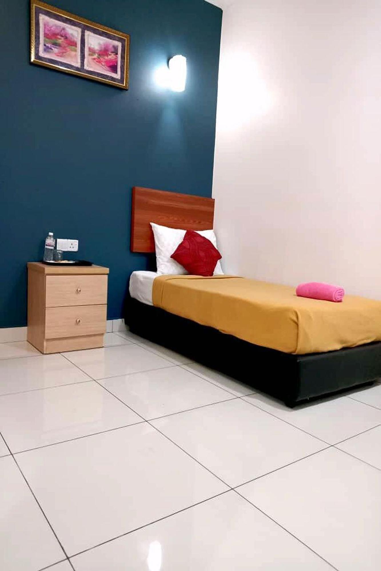 Coop Hotel Putrajaya & Cyberjaya Кампунг Денгкил Экстерьер фото
